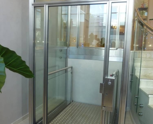 Ascenseur privatif intérieur en verre