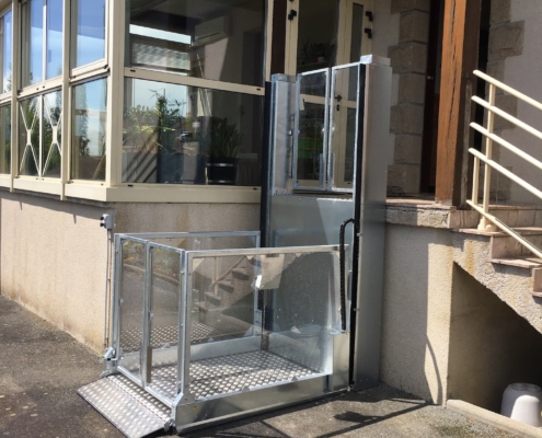 Plateforme élévatrice à La Baconnière (53)