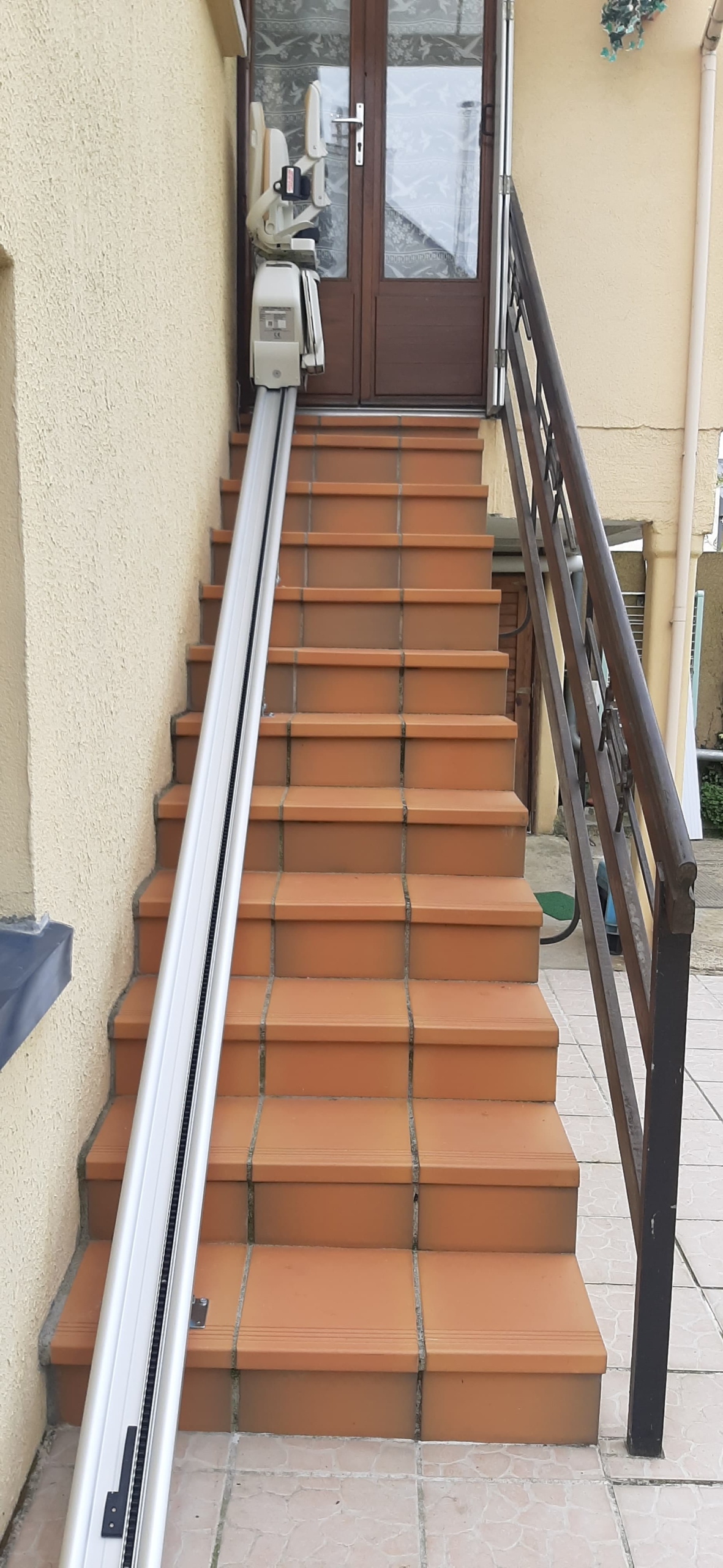 Monte-escalier droit A130 à Rennes