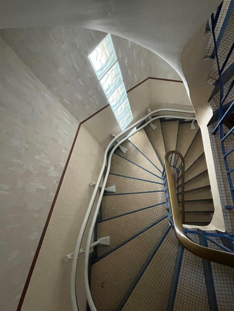 Monte-escalier courbe H4000 à Angers